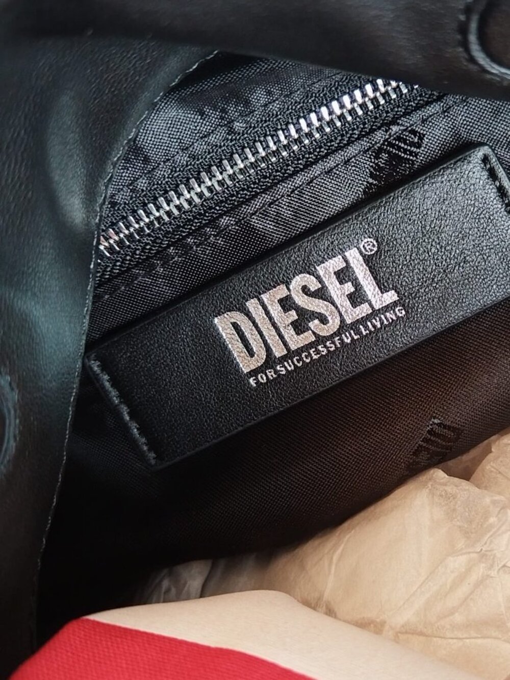 NWT Diesel Grab-D Hobo S Handbag - Black Leather with Metal Handle - Picture 10 of 14